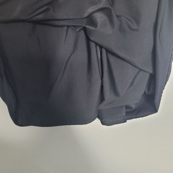 Lands'end black one-piece swimsuit dress with attached shorts size 14 long - Picture 3 of 7